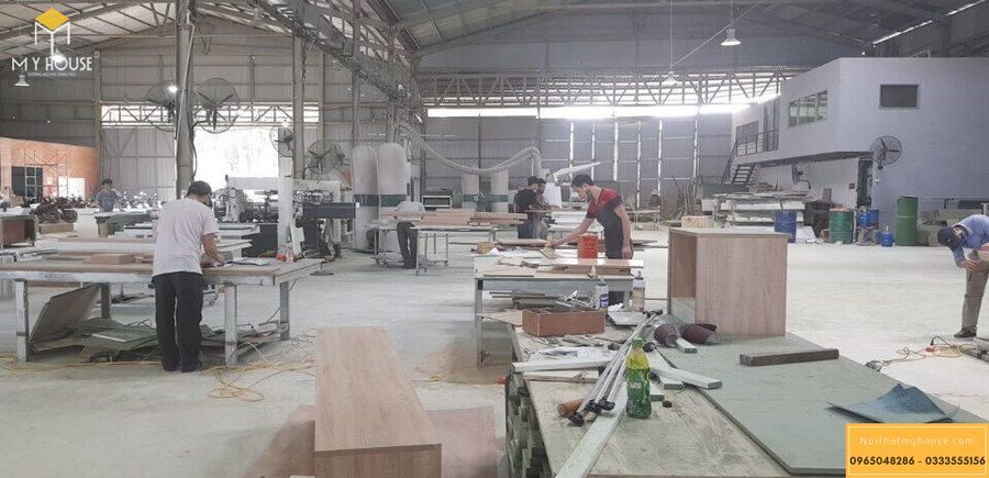 Hình ảnh xưởng sản xuất nội thất gỗ veneer óc chó - Mẫu 3