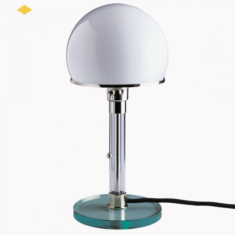 Chiếc đèn bàn MT8 Lamp được biết đến như biểu tượng nổi bật cho phong trào Bauhaus