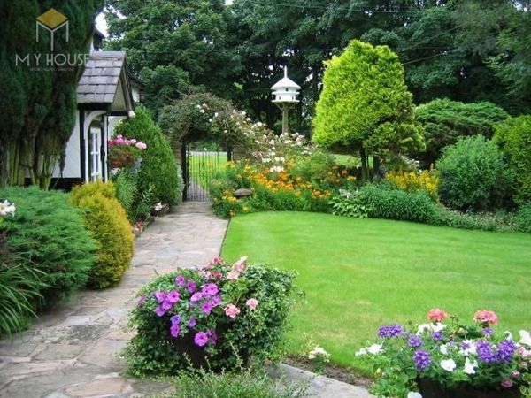 Trang trí vườn hoa - Tiểu cảnh trước nhà đẹp ấn tượng - M13