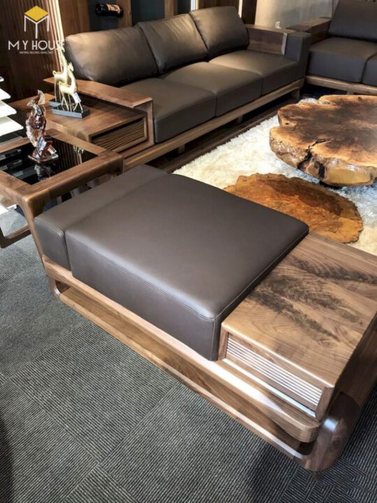 Showroom nội thất gỗ óc chó My House – Mẫu đôn ghế sofa 1m3