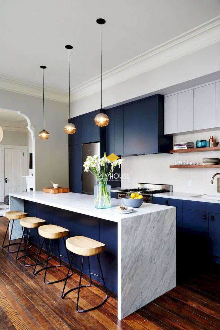 Tủ bếp màu xanh đen phong cách hiện đại