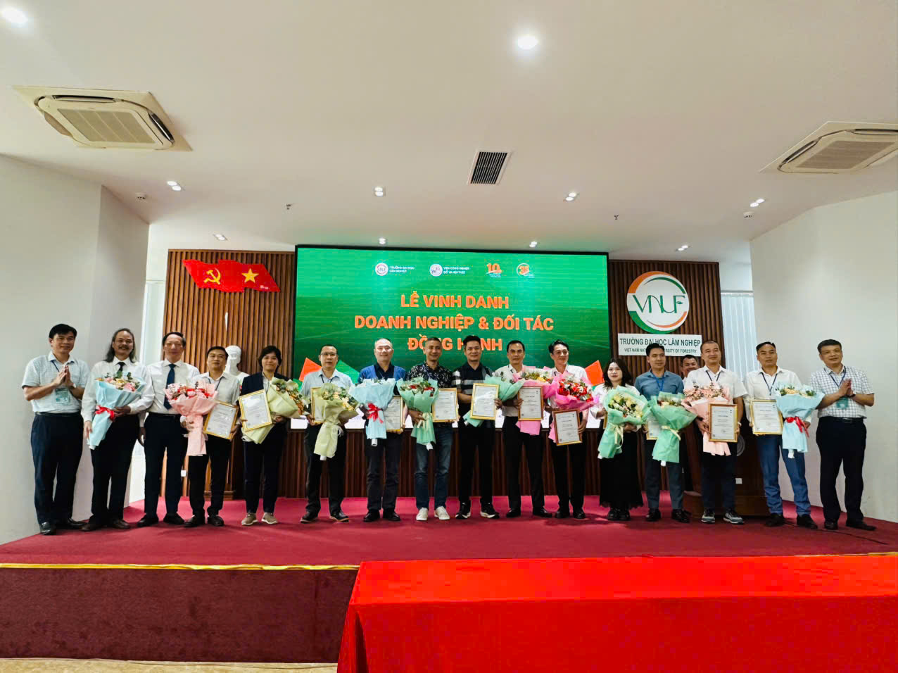 Hội thảo phát triển bền vững ngành công nghiệp gỗ và nội thất trong bối cảnh mới